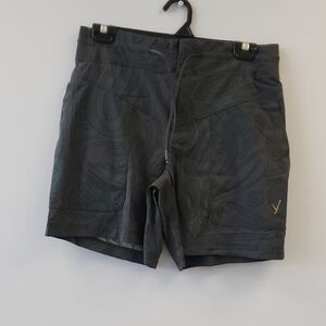 Women's Indyeva Sahra II Shorts 6" inseam sapino cyclone print